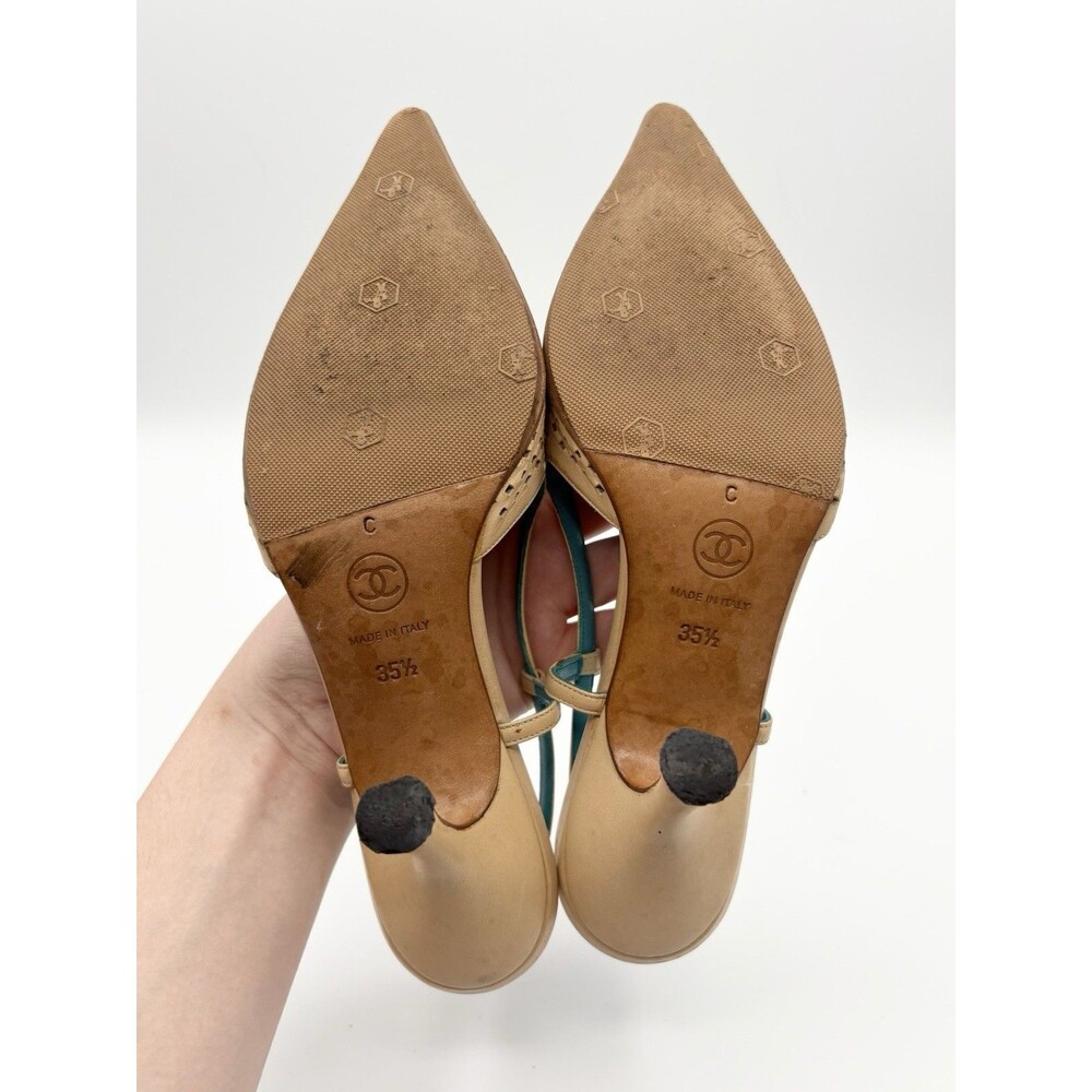 Chanel Beige Leather Perforated Slingback Heels w/ CC Charm Accent EU 35.5 - Picture 12 of 14